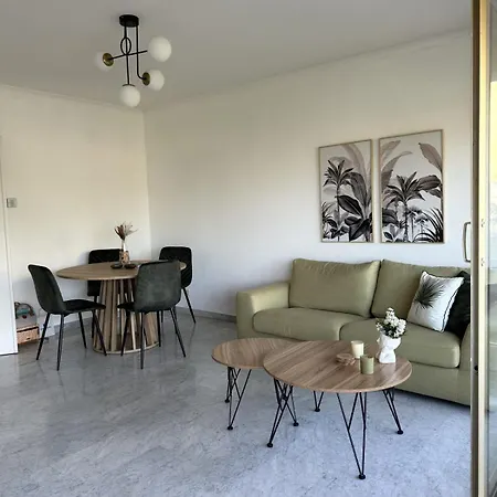 Cozy Flat With Pool And Balcony Антіб